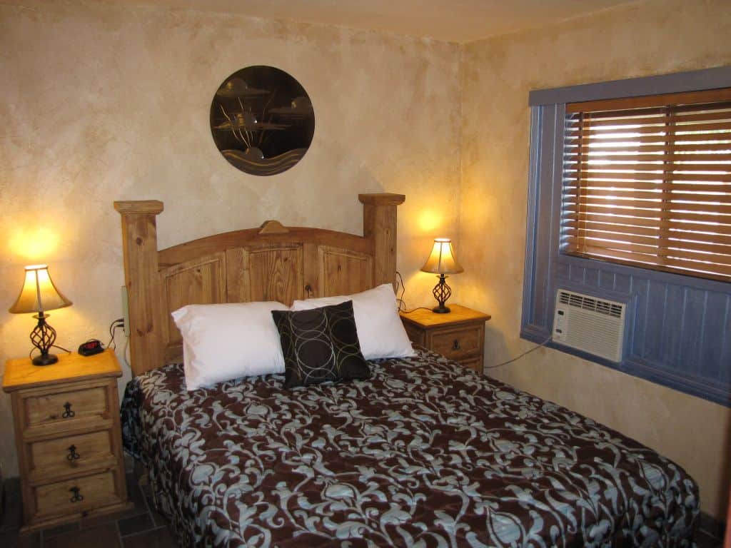 Triple Suite Queen Bed Riverbend Hot Springs